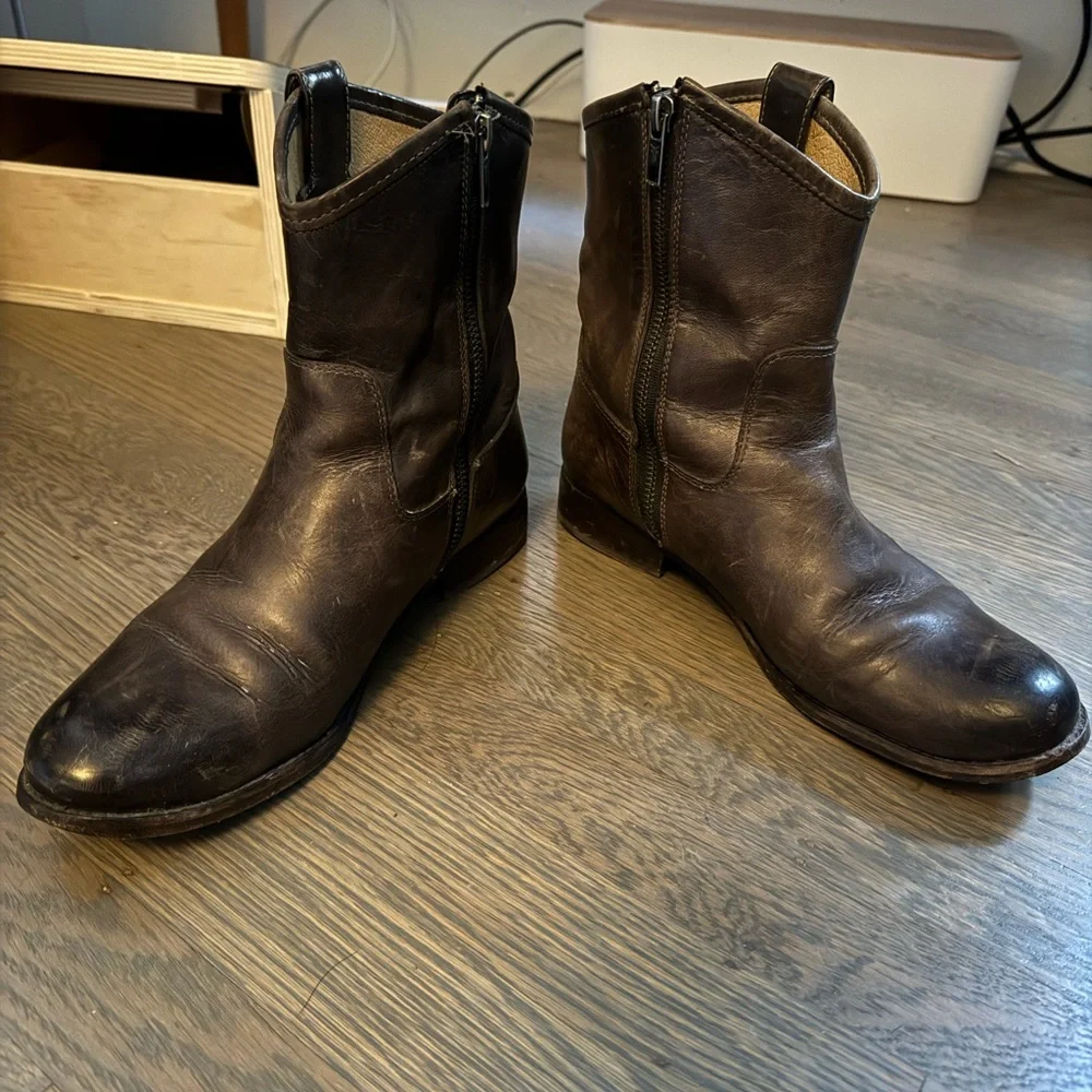 Frye Melissa Button Brown Leather Boots - Picture 4 of 5